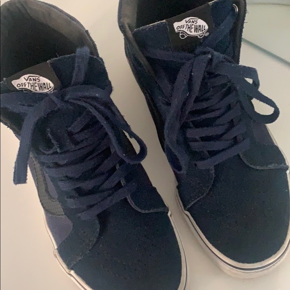 Vans - Picture 2 of 4